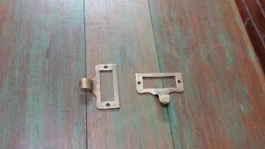 Brass Label Holder Item Code J018B size 59 mm. Wide 28 mm.